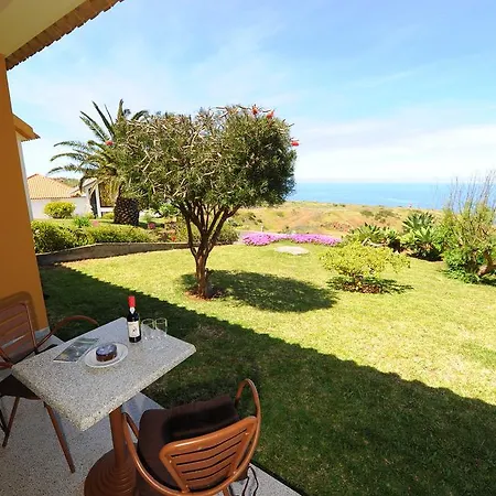 Bed & Breakfast Residencial Farol Ponta do Pargo