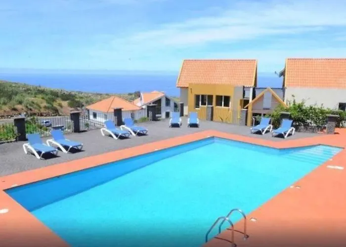 Residencial Farol Bed & Breakfast Ponta do Pargo