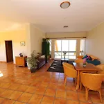 Alojamento de Acomodação e Pequeno-almoço Residencial Farol 3*