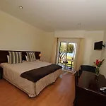 Residencial Farol Alojamento de Acomodação e Pequeno-almoço 3*