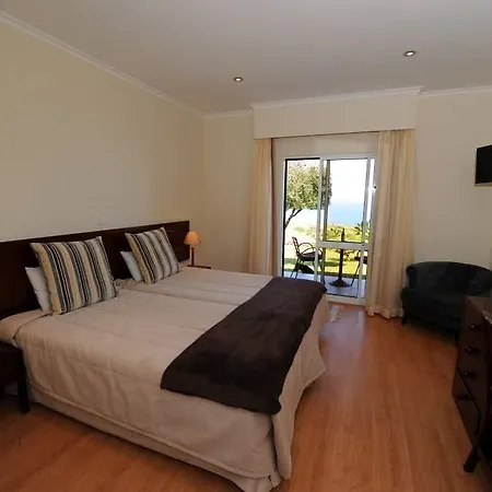 Residencial Farol Bed & Breakfast 3*