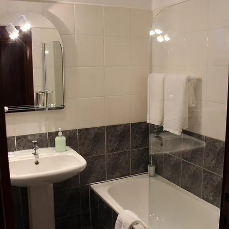 Residencial Farol Bed & Breakfast Ponta do Pargo