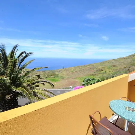 Residencial Farol Alojamento de Acomodação e Pequeno-almoço 3*